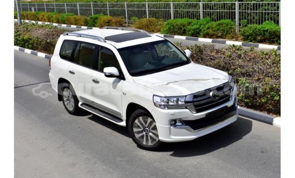 Buy Import Toyota Land Cruiser White Car in Import - Dubai in Curacao Buy Import Toyota Land Cruiser White Car in Import - Dubai in Curacao