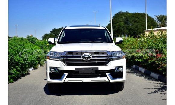 Buy Import Toyota Land Cruiser White Car in Import - Dubai in Curacao Buy Import Toyota Land Cruiser White Car in Import - Dubai in Curacao