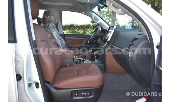 Buy Import Toyota Land Cruiser White Car in Import - Dubai in Curacao Buy Import Toyota Land Cruiser White Car in Import - Dubai in Curacao