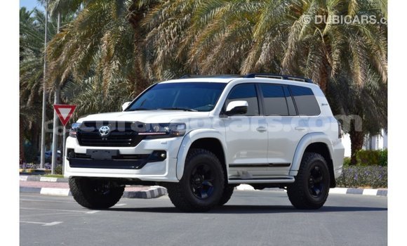 Buy Import Toyota Land Cruiser White Car in Import - Dubai in Curacao Buy Import Toyota Land Cruiser White Car in Import - Dubai in Curacao