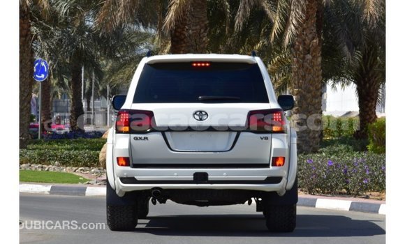 Buy Import Toyota Land Cruiser White Car in Import - Dubai in Curacao Buy Import Toyota Land Cruiser White Car in Import - Dubai in Curacao