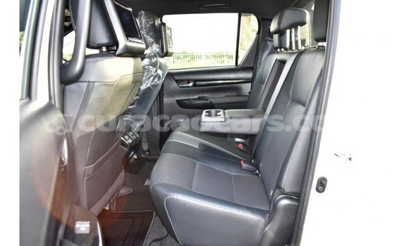 Buy Import Toyota Hilux White Car in Import - Dubai in Curacao Buy Import Toyota Hilux White Car in Import - Dubai in Curacao