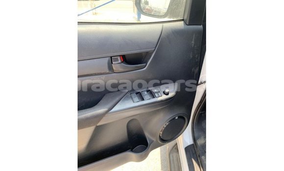 Buy Import Toyota Hilux White Car in Import - Dubai in Curacao Buy Import Toyota Hilux White Car in Import - Dubai in Curacao