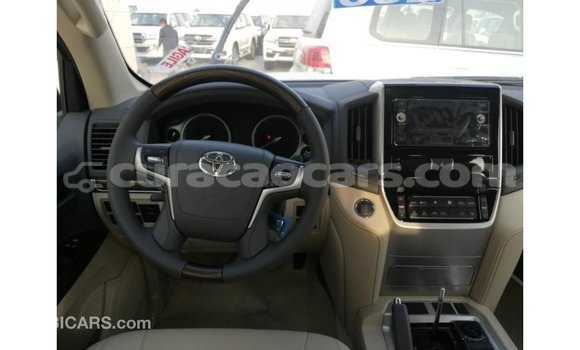 Buy Import Toyota Land Cruiser White Car in Import - Dubai in Curacao Buy Import Toyota Land Cruiser White Car in Import - Dubai in Curacao