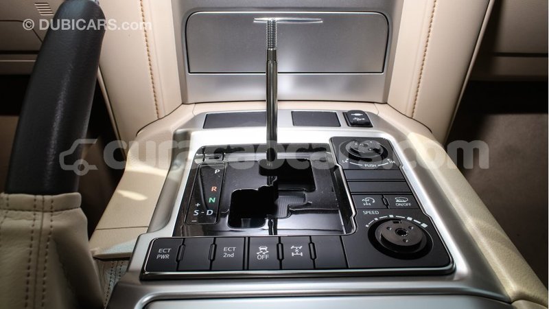 Big with watermark toyota land cruiser curacao import dubai 1770