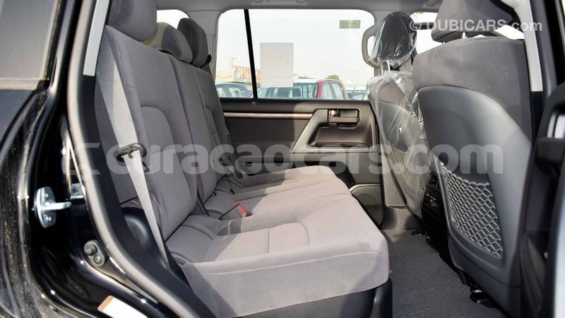 Big with watermark toyota land cruiser curacao import dubai 1774