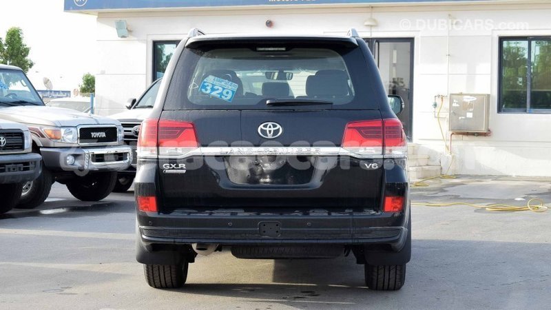 Big with watermark toyota land cruiser curacao import dubai 1778