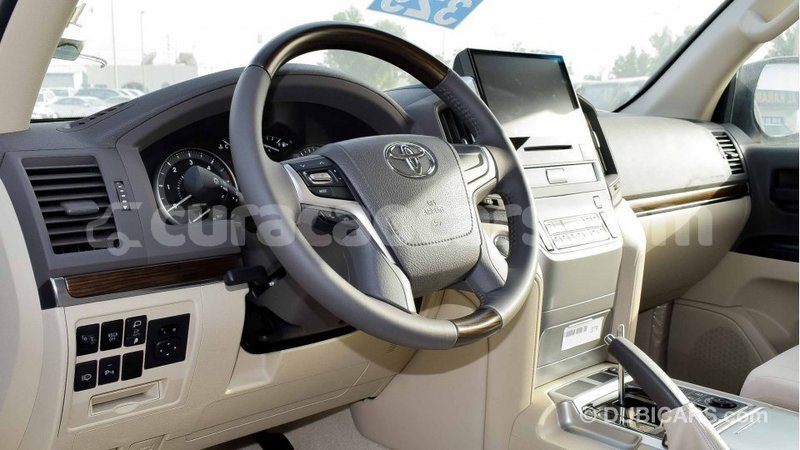 Big with watermark toyota land cruiser curacao import dubai 1779