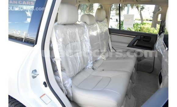 Buy Import Toyota Land Cruiser White Car in Import - Dubai in Curacao Buy Import Toyota Land Cruiser White Car in Import - Dubai in Curacao