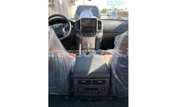 Buy Import Toyota Land Cruiser White Car in Import - Dubai in Curacao Buy Import Toyota Land Cruiser White Car in Import - Dubai in Curacao
