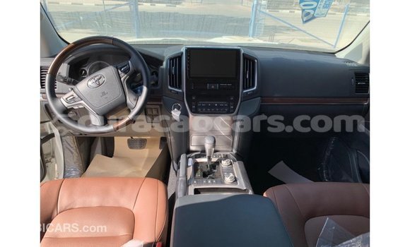 Buy Import Toyota Land Cruiser White Car in Import - Dubai in Curacao Buy Import Toyota Land Cruiser White Car in Import - Dubai in Curacao