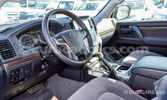 Buy Import Toyota Land Cruiser White Car in Import - Dubai in Curacao Buy Import Toyota Land Cruiser White Car in Import - Dubai in Curacao
