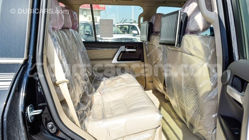 Big with watermark toyota land cruiser curacao import dubai 1817