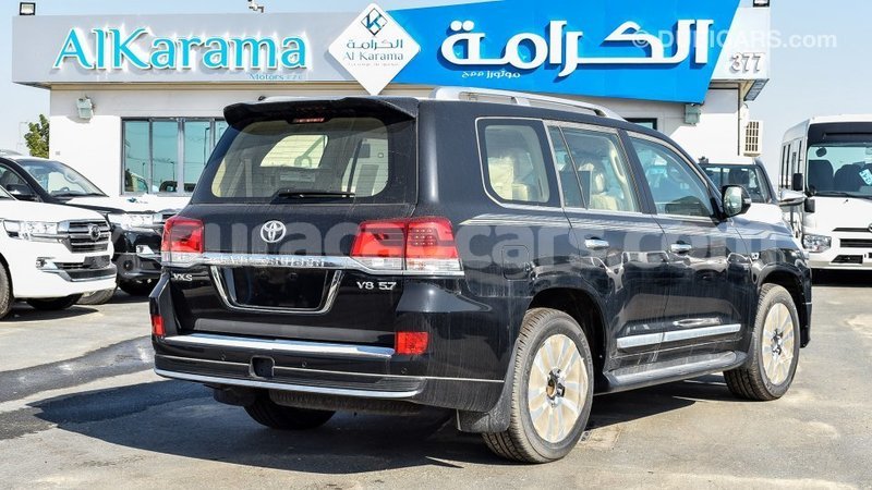 Big with watermark toyota land cruiser curacao import dubai 1817
