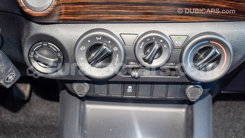 Big with watermark toyota hilux curacao import dubai 1829