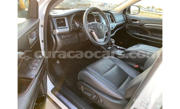 Buy Import Toyota Highlander White Car in Import - Dubai in Curacao Buy Import Toyota Highlander White Car in Import - Dubai in Curacao