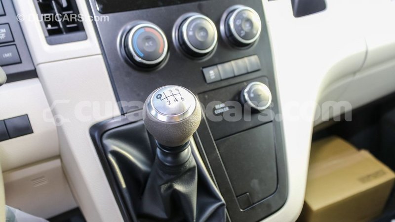 Big with watermark toyota hiace curacao import dubai 1860