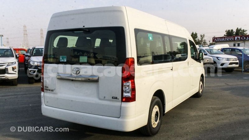 Big with watermark toyota hiace curacao import dubai 1860
