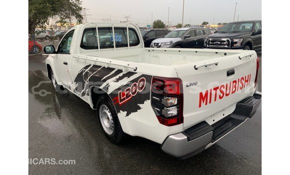 Buy Import Mitsubishi L200 White Car in Import - Dubai in Curacao Buy Import Mitsubishi L200 White Car in Import - Dubai in Curacao