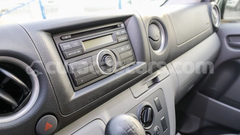 Big with watermark nissan urvan curacao import dubai 1864