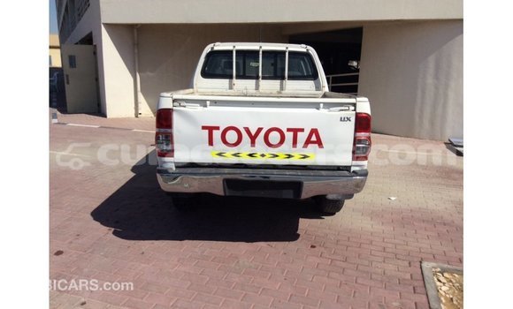 Buy Import Toyota Hilux White Car in Import - Dubai in Curacao Buy Import Toyota Hilux White Car in Import - Dubai in Curacao