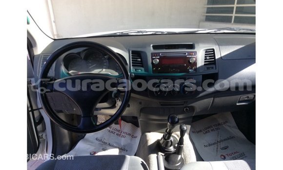 Buy Import Toyota Hilux White Car in Import - Dubai in Curacao Buy Import Toyota Hilux White Car in Import - Dubai in Curacao