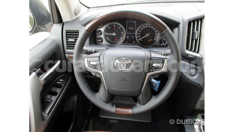 Big with watermark toyota land cruiser curacao import dubai 1980