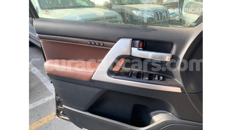 Big with watermark toyota land cruiser curacao import dubai 1980