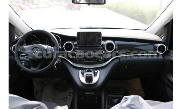 Buy Import Mercedes-Benz 250 Black Car in Import - Dubai in Curacao Buy Import Mercedes-Benz 250 Black Car in Import - Dubai in Curacao