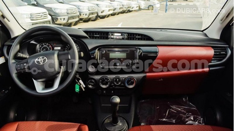 Big with watermark toyota hilux curacao import dubai 1998