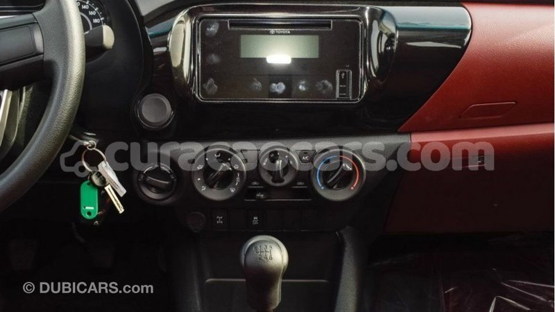 Big with watermark toyota hilux curacao import dubai 1998