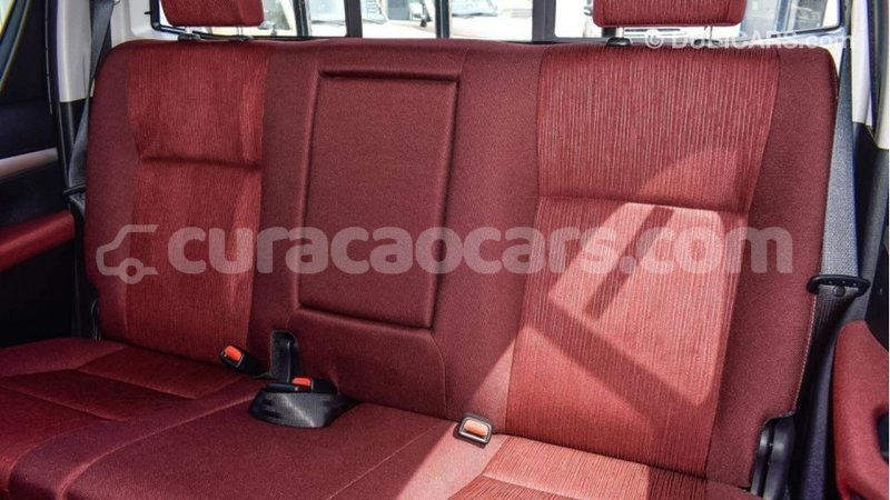 Big with watermark toyota hilux curacao import dubai 2010