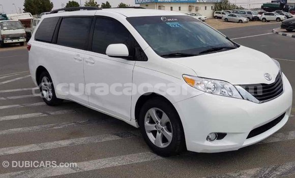 Buy Import Toyota Sienna White Car in Import - Dubai in Curacao Buy Import Toyota Sienna White Car in Import - Dubai in Curacao