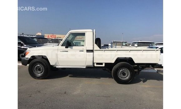Buy Import Toyota Land Cruiser White Car in Import - Dubai in Curacao Buy Import Toyota Land Cruiser White Car in Import - Dubai in Curacao