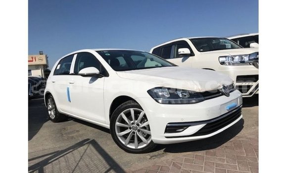 Buy Import Volkswagen Golf White Car in Import - Dubai in Curacao