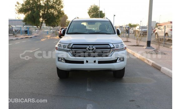 Buy Import Toyota Land Cruiser White Car in Import - Dubai in Curacao Buy Import Toyota Land Cruiser White Car in Import - Dubai in Curacao