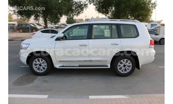 Buy Import Toyota Land Cruiser White Car in Import - Dubai in Curacao Buy Import Toyota Land Cruiser White Car in Import - Dubai in Curacao