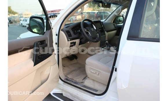 Buy Import Toyota Land Cruiser White Car in Import - Dubai in Curacao Buy Import Toyota Land Cruiser White Car in Import - Dubai in Curacao