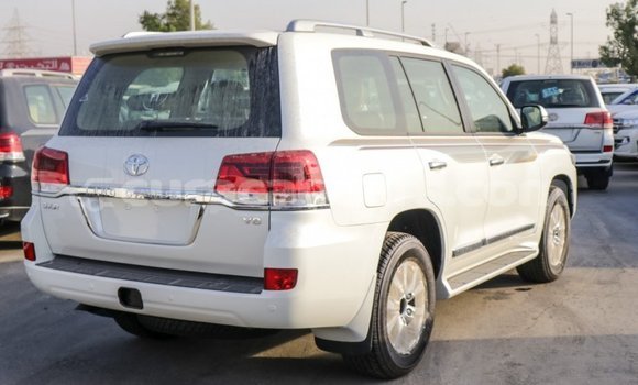 Buy Import Toyota Land Cruiser White Car in Import - Dubai in Curacao Buy Import Toyota Land Cruiser White Car in Import - Dubai in Curacao