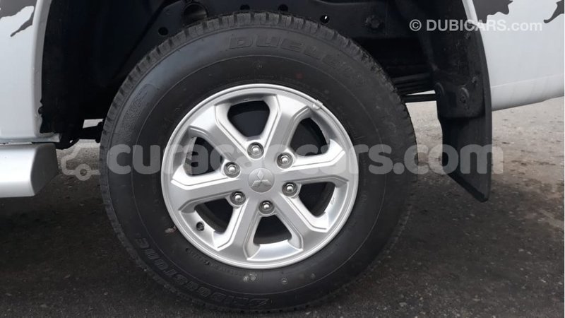 Big with watermark mitsubishi l200 curacao import dubai 2067