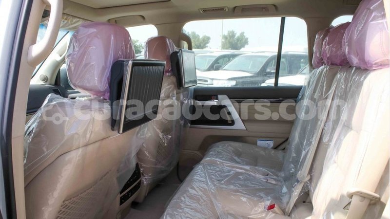 Big with watermark toyota land cruiser curacao import dubai 2072