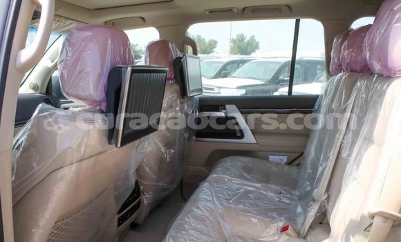 Buy Import Toyota Land Cruiser White Car in Import - Dubai in Curacao Buy Import Toyota Land Cruiser White Car in Import - Dubai in Curacao