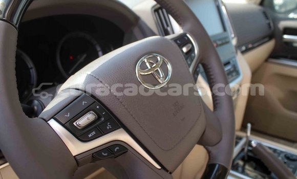 Buy Import Toyota Land Cruiser White Car in Import - Dubai in Curacao Buy Import Toyota Land Cruiser White Car in Import - Dubai in Curacao