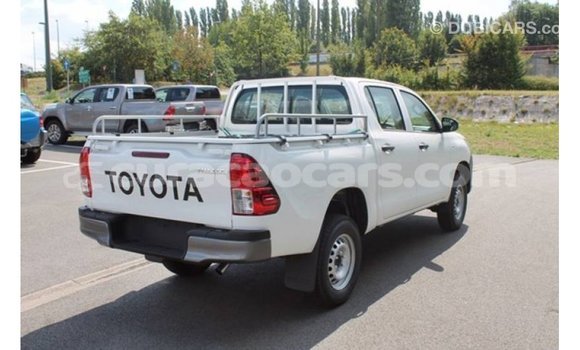 Buy Import Toyota Hilux White Car in Import - Dubai in Curacao Buy Import Toyota Hilux White Car in Import - Dubai in Curacao