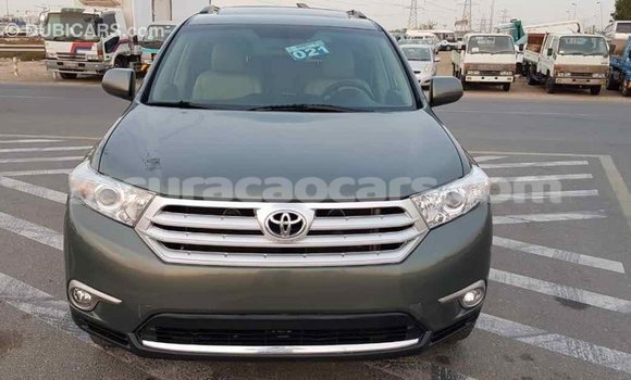 Buy Import Toyota Highlander Green Car in Import - Dubai in Curacao Buy Import Toyota Highlander Green Car in Import - Dubai in Curacao