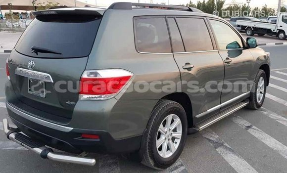 Buy Import Toyota Highlander Green Car in Import - Dubai in Curacao Buy Import Toyota Highlander Green Car in Import - Dubai in Curacao