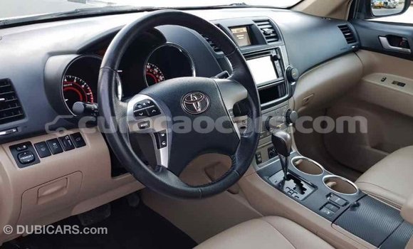 Buy Import Toyota Highlander Green Car in Import - Dubai in Curacao Buy Import Toyota Highlander Green Car in Import - Dubai in Curacao