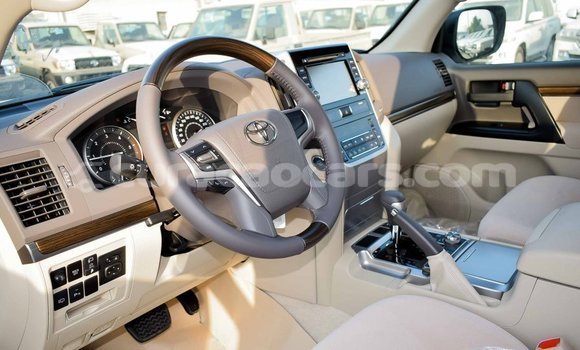 Buy Import Toyota Land Cruiser White Car in Import - Dubai in Curacao Buy Import Toyota Land Cruiser White Car in Import - Dubai in Curacao