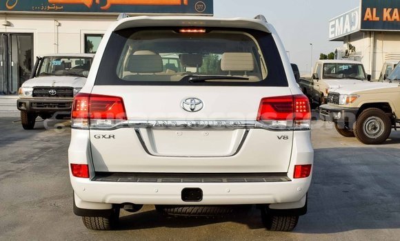 Buy Import Toyota Land Cruiser White Car in Import - Dubai in Curacao Buy Import Toyota Land Cruiser White Car in Import - Dubai in Curacao