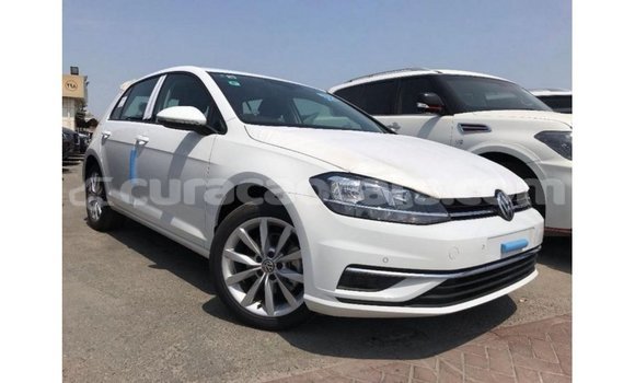 Buy Import Volkswagen Golf White Car in Import - Dubai in Curacao